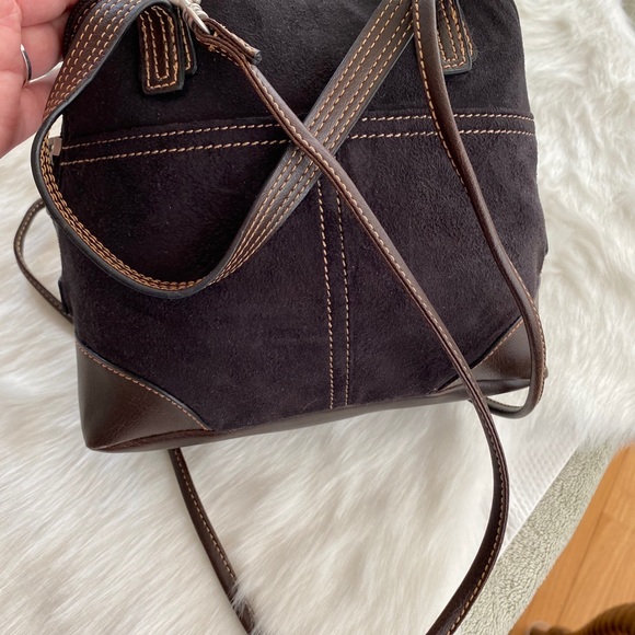 Tommy Hilfiger hand and purse/ crossbody - Picture 2 of 11